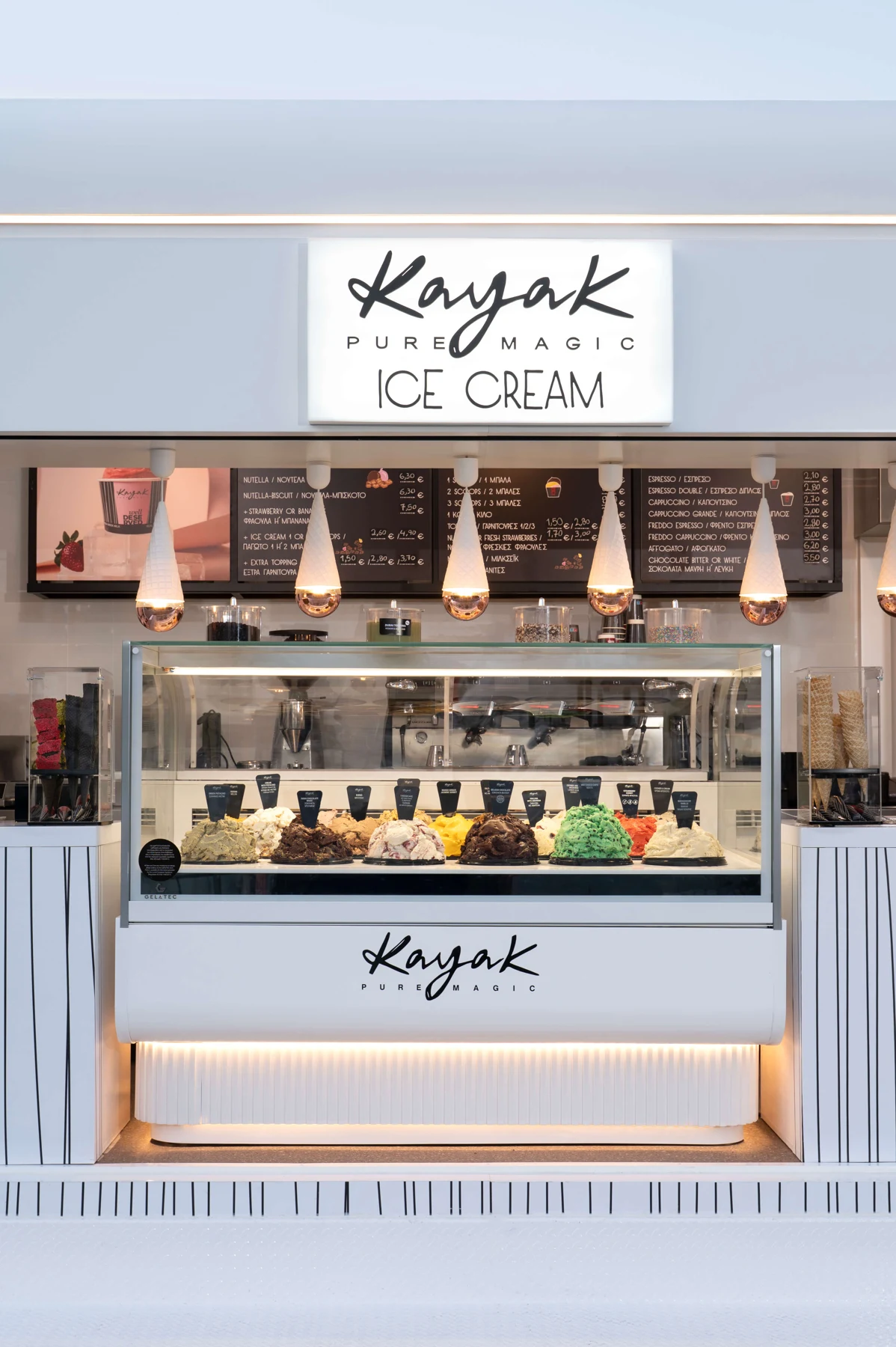 Kayak, επίσημη φωτογραφία του brand και του χώρου.